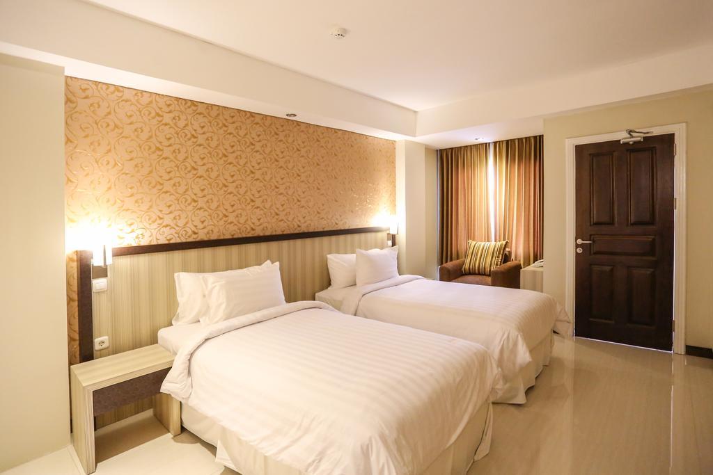 Sylvia Hotel Premier Kupang Kupang  Exterior foto