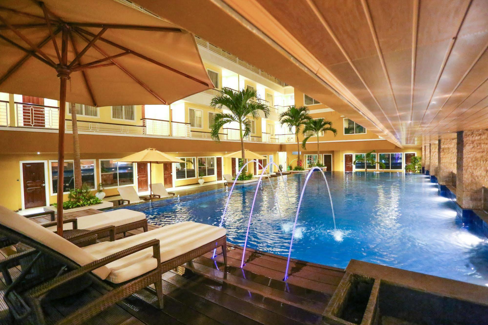 Sylvia Hotel Premier Kupang Kupang  Exterior foto